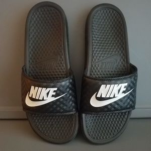 Black Nike Slides (10)